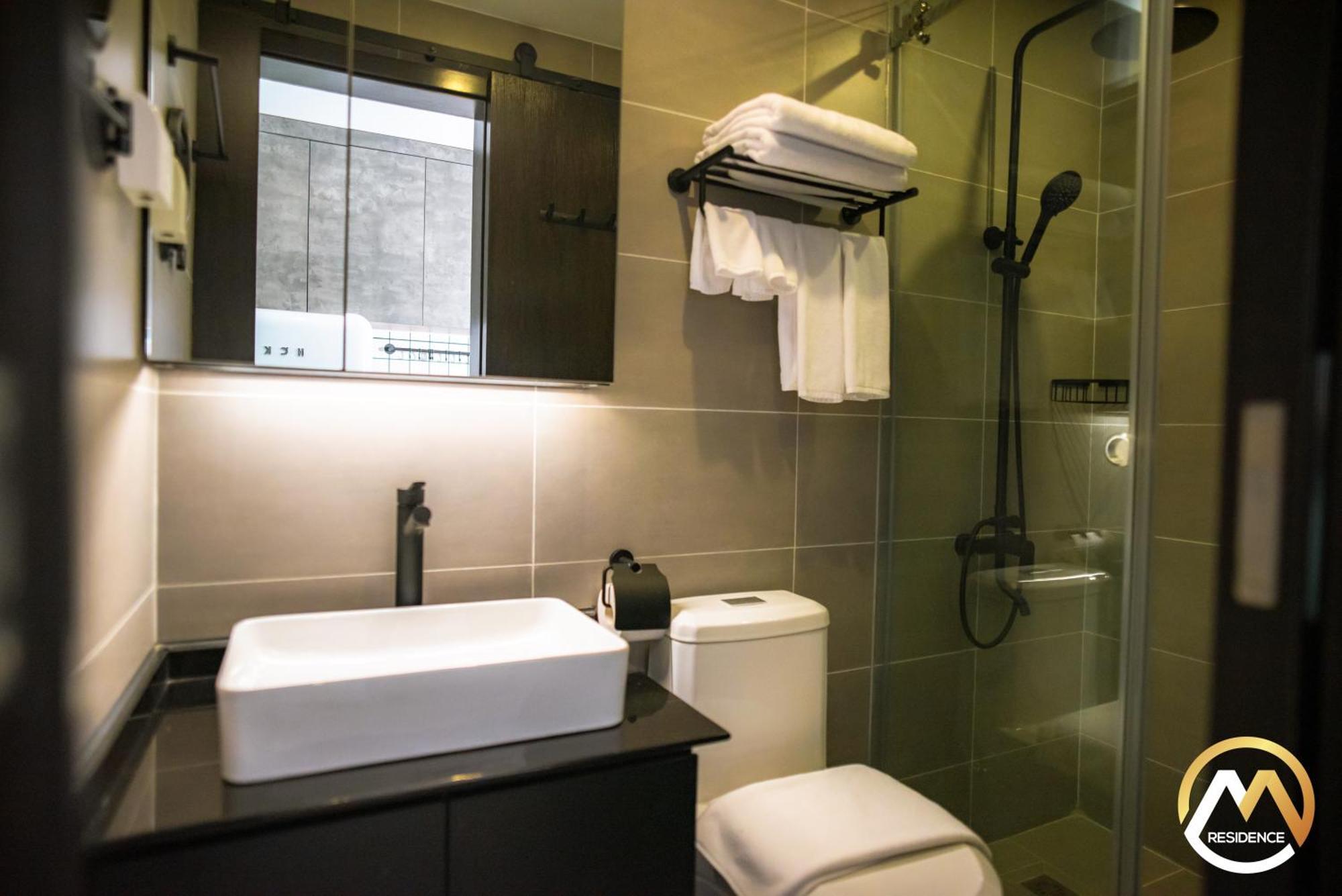 Hotel Serviced Apartments Top One Infinity Pool With View Of 360 Degree Phnom Penh Exteriör bild