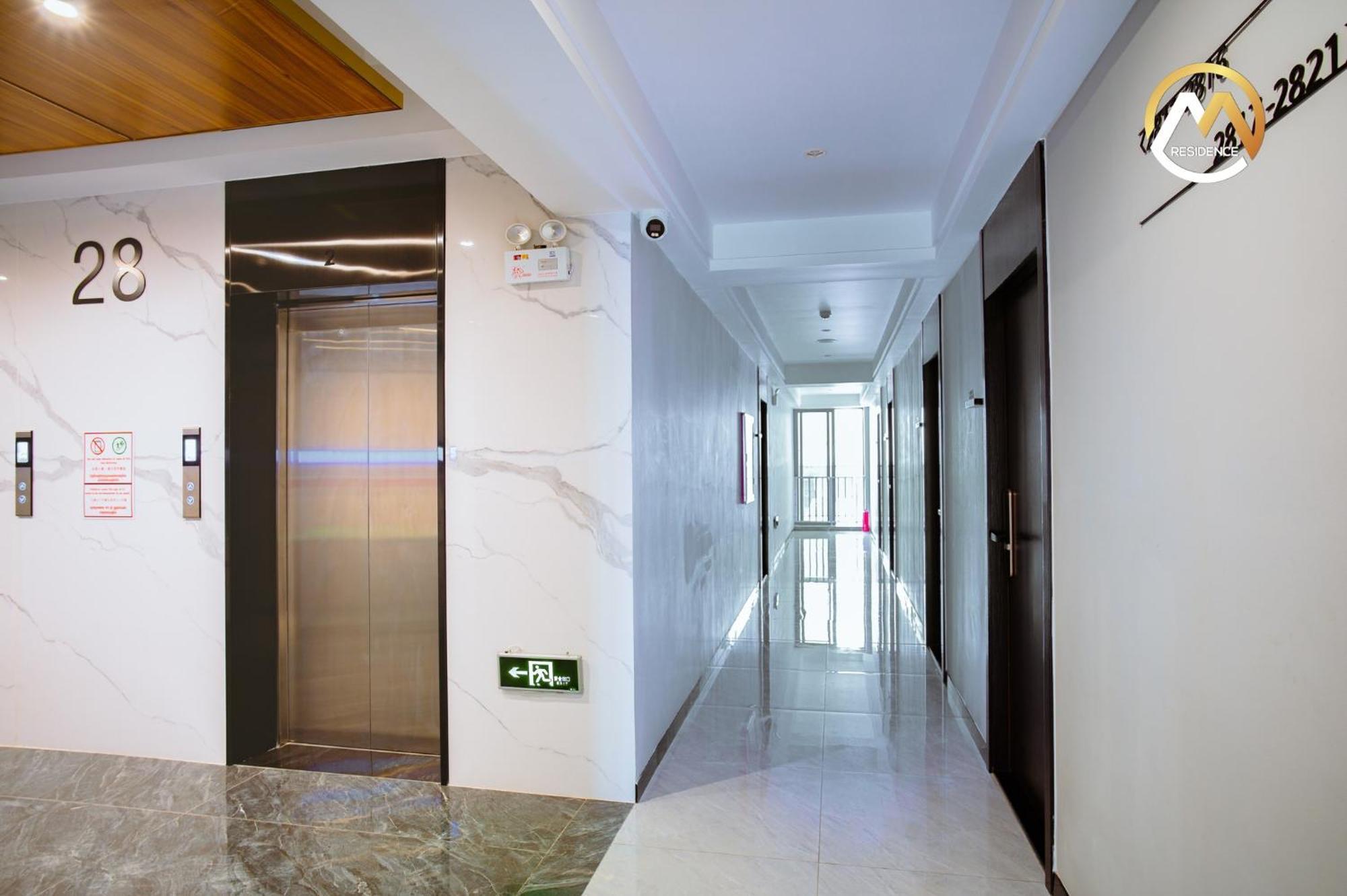 Hotel Serviced Apartments Top One Infinity Pool With View Of 360 Degree Phnom Penh Exteriör bild