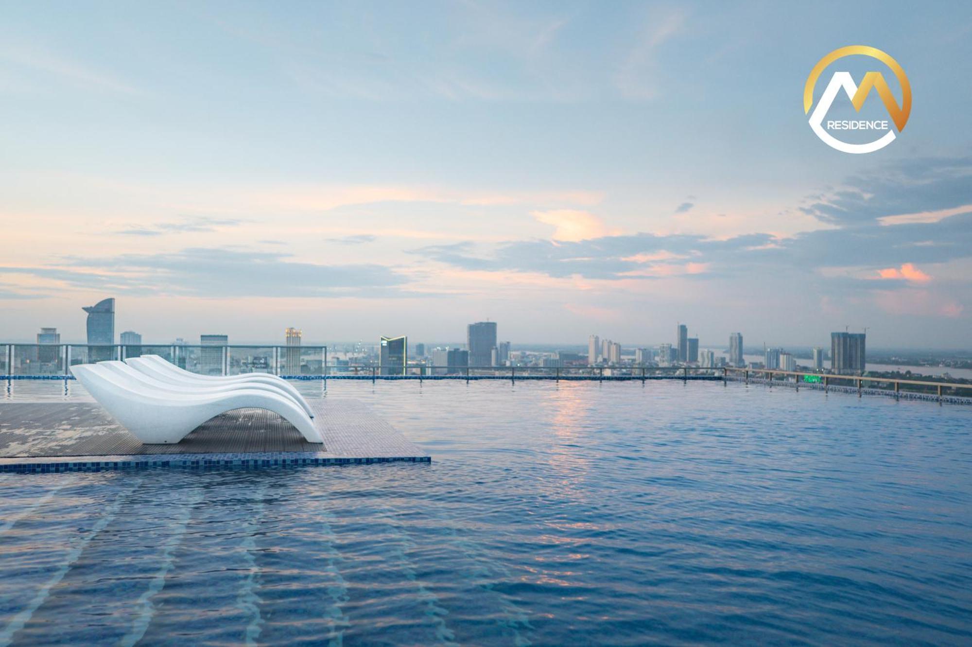 Hotel Serviced Apartments Top One Infinity Pool With View Of 360 Degree Phnom Penh Exteriör bild